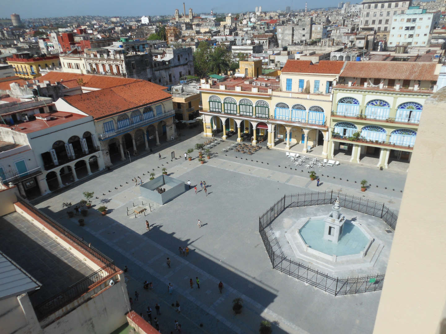La Plaza Vieja de la Habana. Vista desde el mirador situado en la torre del Edificio Gómez Vila