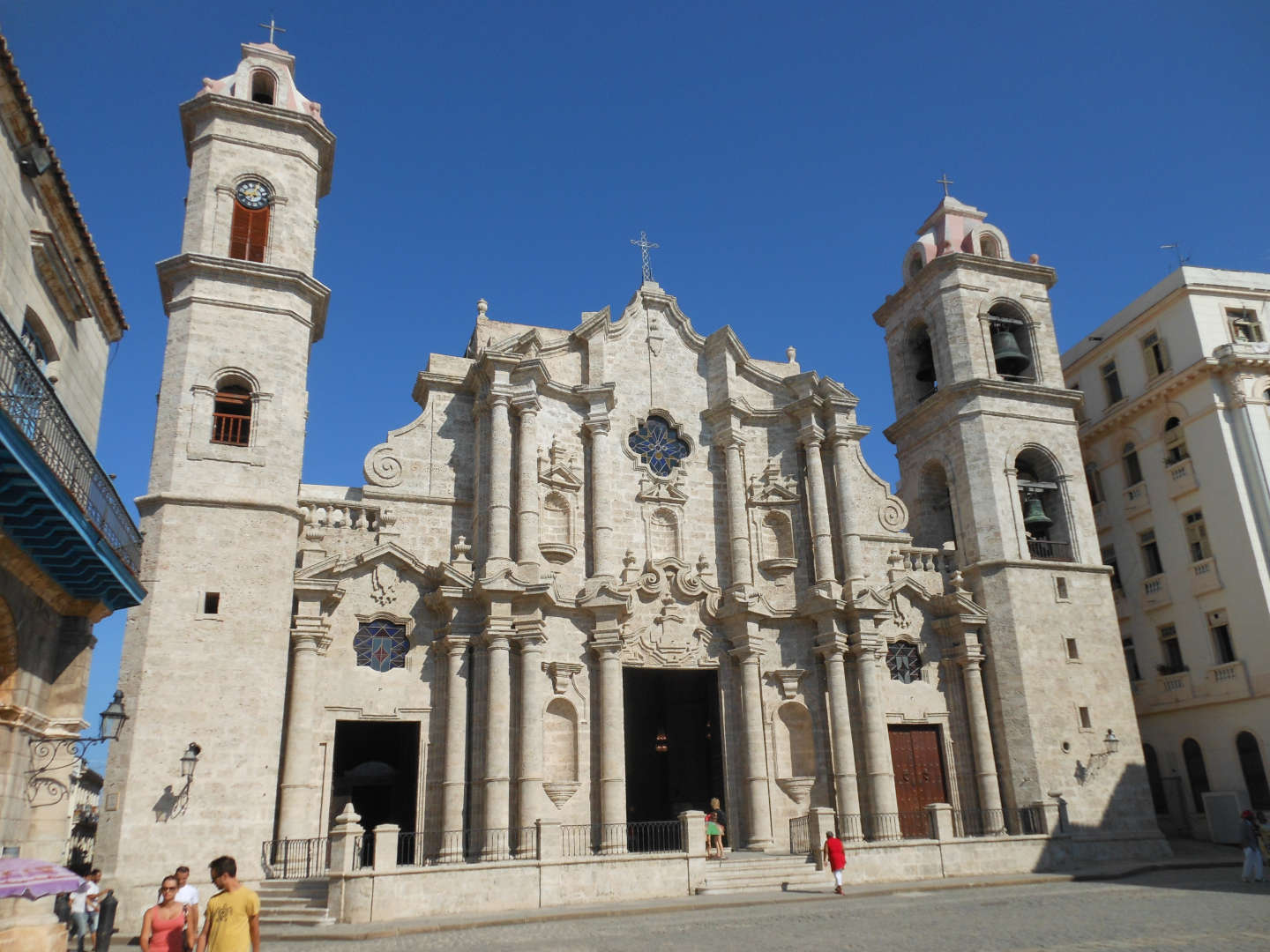 Frente de la Catedral de la Habana en la Habana Vieja, la principal iglesia de Cuba