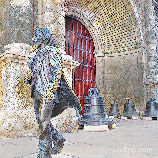 Estatua del Caballero de París frente al Convento de San Francisco
