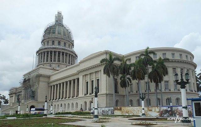 El Capitolio Nacional de Cuba en la Habana actualmente en restauración