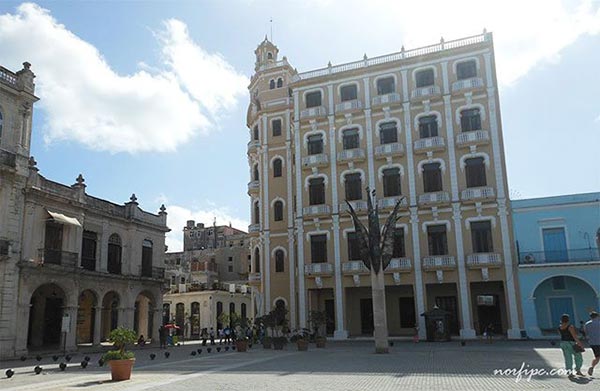 Edificio Gómez Vila, en el último piso se encuentra la Cámara Oscura de la Habana Vieja