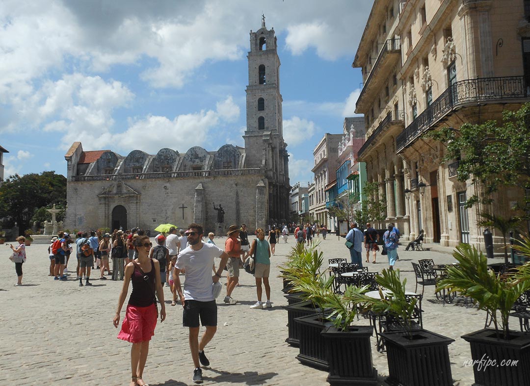 La Plaza y la Iglesia de San Francisco de Asís en la Habana Vieja