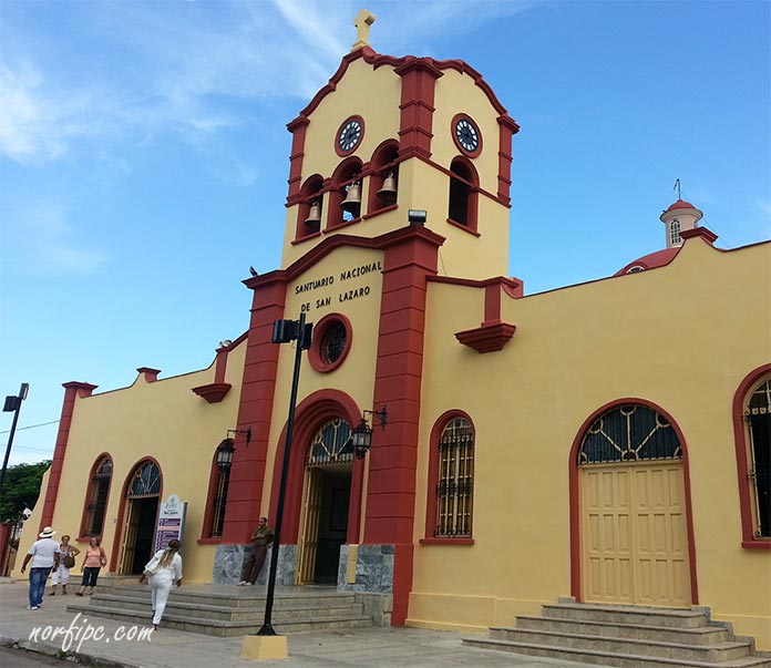 Frente de la Iglesia del Santuario de San Lázaro en El Rincón