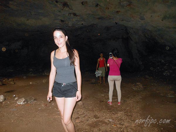 Explorando la Cueva de la Charca