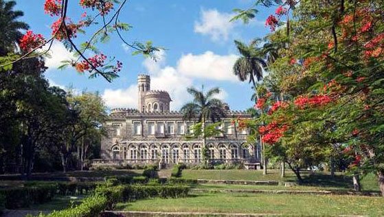 Palacio de Santovenia en la Calzada del Cerro en la Habana