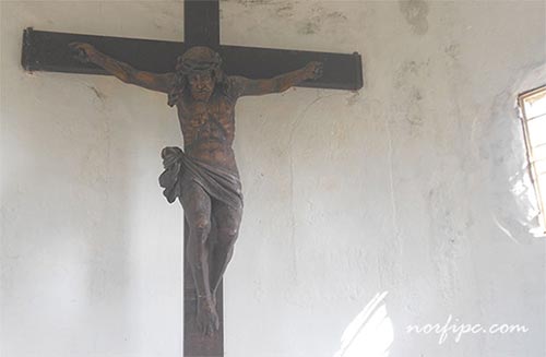 Estatua del Cristo Crucificado en la Ermita de la Loma el Jacán en San Miguel de los Baños